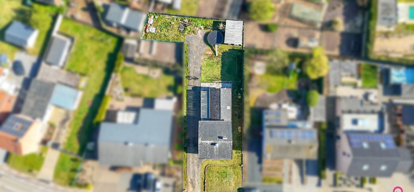 Bij ImmoFusion 7/7 “open huis”: klik op onze 3D-TOUR.
Ervaar vastgoed alsof je er zelf doorloopt!
Welkom in deze prachtige open bebouwing, gelegen boekt. Met een royale bewoonbare oppervlakte van 175 m² en een perceel van maar liefst 8a27ca biedt dez